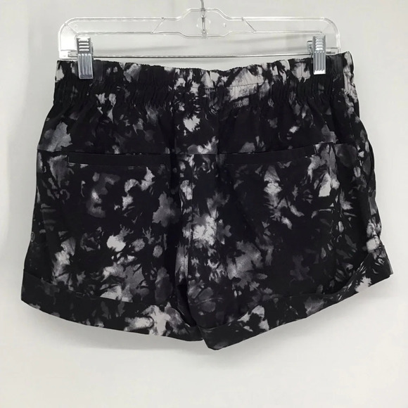 Lululemon Spring Break Away Shorts Dusk Dye Black/White Summer Size 8 - Picture 2 of 7